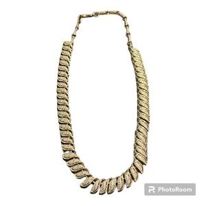 Vintage CORA GoldTone 1950’s GoldTone necklace
